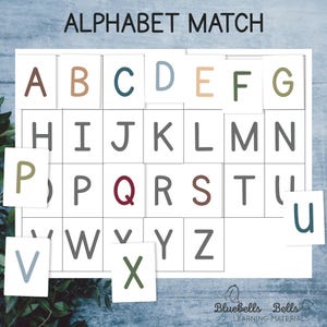 Rompecabezas preescolar: Emparejamiento del alfabeto. Reconocimiento de letras imprimible en tonos tierra.