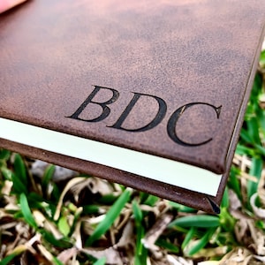Journal en cuir monogramme, journal personnalisé, journal doublé, carnet personnalisé, cadeau en cuir personnalisé, journal de leatherette personnalisé