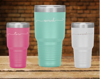 Tumbler personnalisé 30oz, Laser Engraved Tumbler, Custom 30oz Tumbler, Tumbler for Bridesmaids, Monogrammed Tumbler Personnalisé