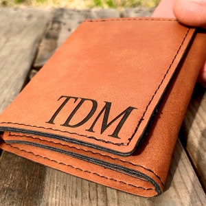Personalized Monogrammed Leather Tri-Fold Mens Wallet, Leather Wallet, Christmas Gift Dad Boyfriend Men&#39;s Stocking Stuffer Gift for him