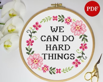 Patrón de punto de cruz de corona floral: Podemos hacer cosas difíciles (patrón en PDF)
