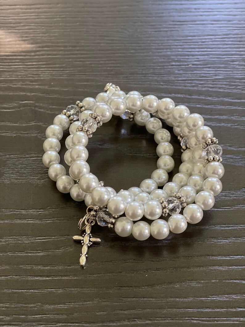 Prayer wrap bracelet, gift for her, pearl white glass beads, religious gift, wedding accessory immagine 3