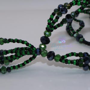 Collar de Cabecera de Oggun de 3 Hilos con cuentas Medianas (3mm) Verde Transparent y Negro Solido, cuentas Róndenle de Crystal Checo