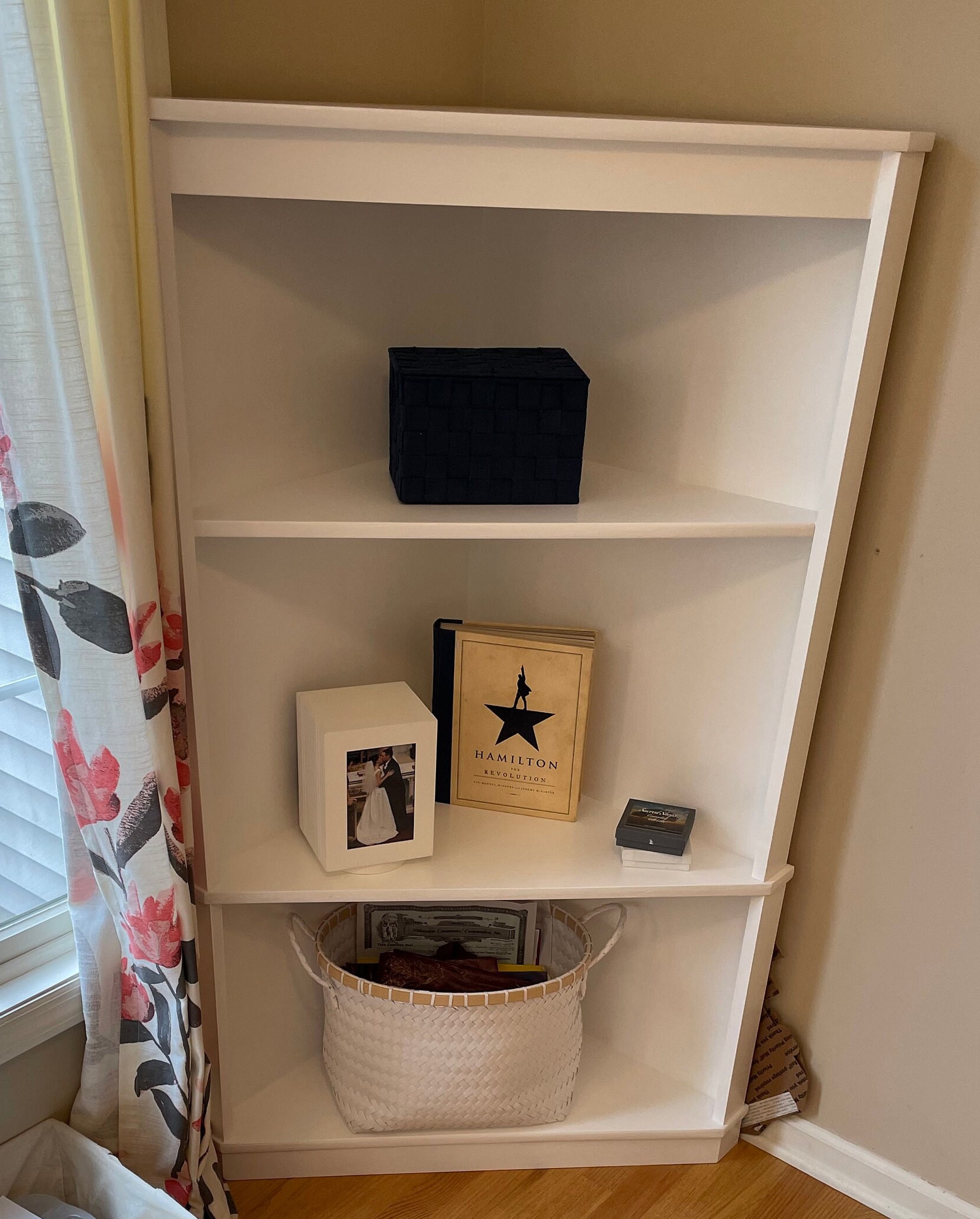 Corner Shelf | Woodworking Plans | Wooden Furniture