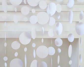 White paper garland, white paper decorations, circle paper garland, white wedding garland, white wedding backdrop, white wedding decorations