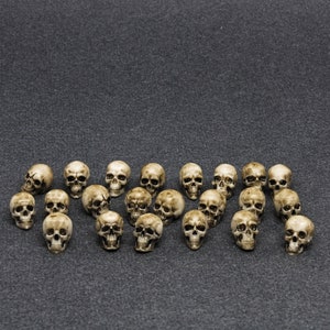 8k Resin Skulls Set, 1:24 Scale, Unpainted Diorama Accessories image 3