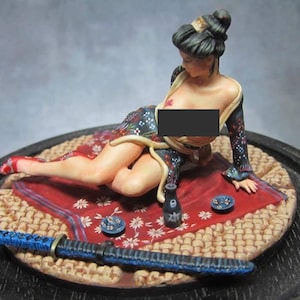 Japanese Pin up Maiden figures resin model kit 3d printed 14k unpainted unassembled female, fantasy, asian  woman, 1/35 1/72 1/24 1/12 nsfw