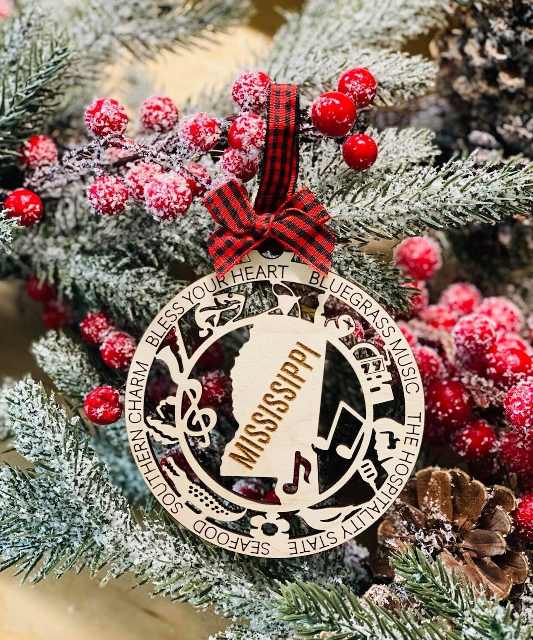 レーザー彫刻された木製ホリデークリスマスツリーミシシッピ州