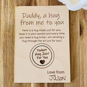 Envoyez un câlin à papa personnalisé en bois gravé au laser Câlin pour la fête des pères jeton d'entraide carte câlin de poche personnalisé