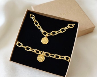 Valentine's Day gift box "Love" medallion necklace and bracelet • LOVE