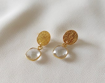 Gold hammered earrings with Quartz pendants • ESMÉE