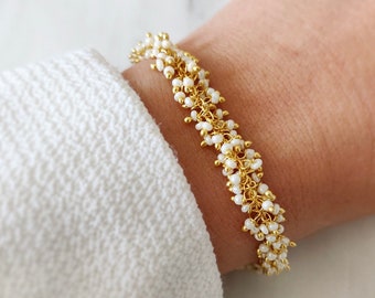 Armband mit einer in Perlmutt eingefassten Perlenkette • CLAUDIA