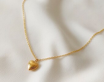 Collier doré Saint Valentin avec pendentif cœur qui s’ouvre  •  ÈVE