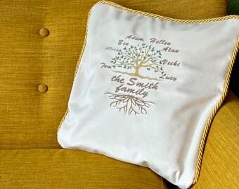 Handmade Pillowcase with Personalized Family Tree Embroidery - Customizable with Your Family Names - Unique Home Decor Gift