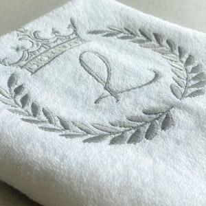 刺繍タオル - パーソナライズタオル - モノグラムタオル - ビーチタオル - バスタオル - 白いタオル
