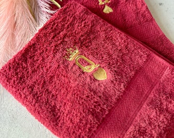 Couple Towel Set: King and Queen Luxury Towels - His and Hers Matching Set for Royal Pampering in Every Bathroom