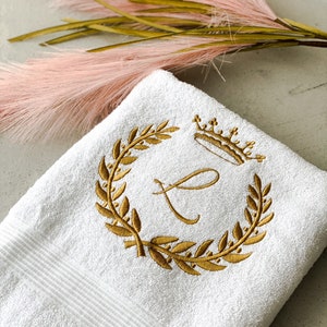 SERVIETTE MONOGRAMME Serviette personnalisée Serviette en coton éponge Serviette blanche Serviette couronne image 2