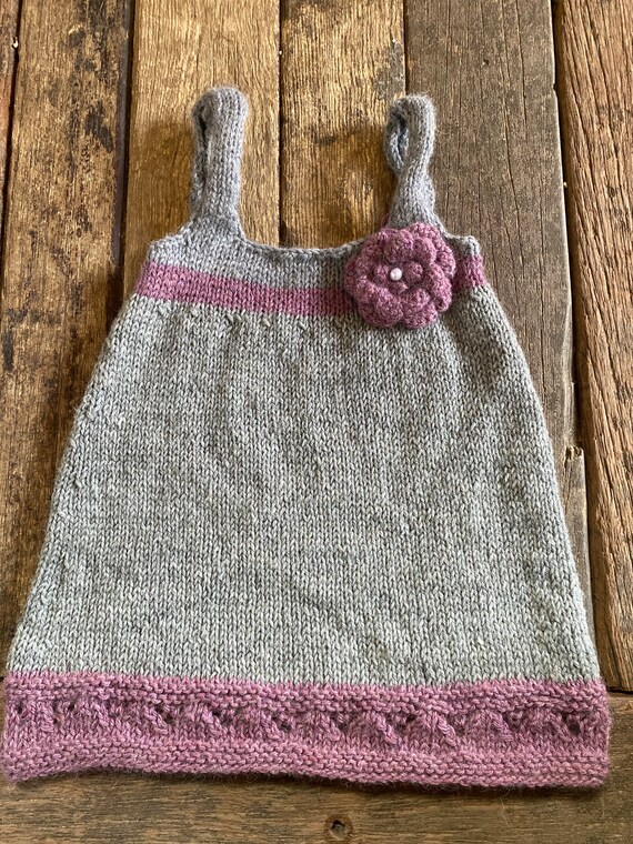Robe tricotee pour bebe tricotee a la main douce et chaude robe a enfiler en 100 laine d alpaga taille 80 86 gris rose faite a la main unique Etsy France