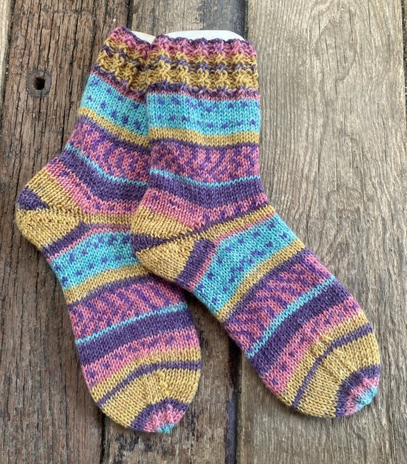 handgestrickte wollsocken