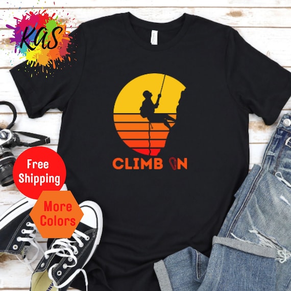 Retro Vintage Rock Climbing Carabiner Sunset T-Shirt Retro Vintage Rock Climbing Carabiner Sunset T-Shirt