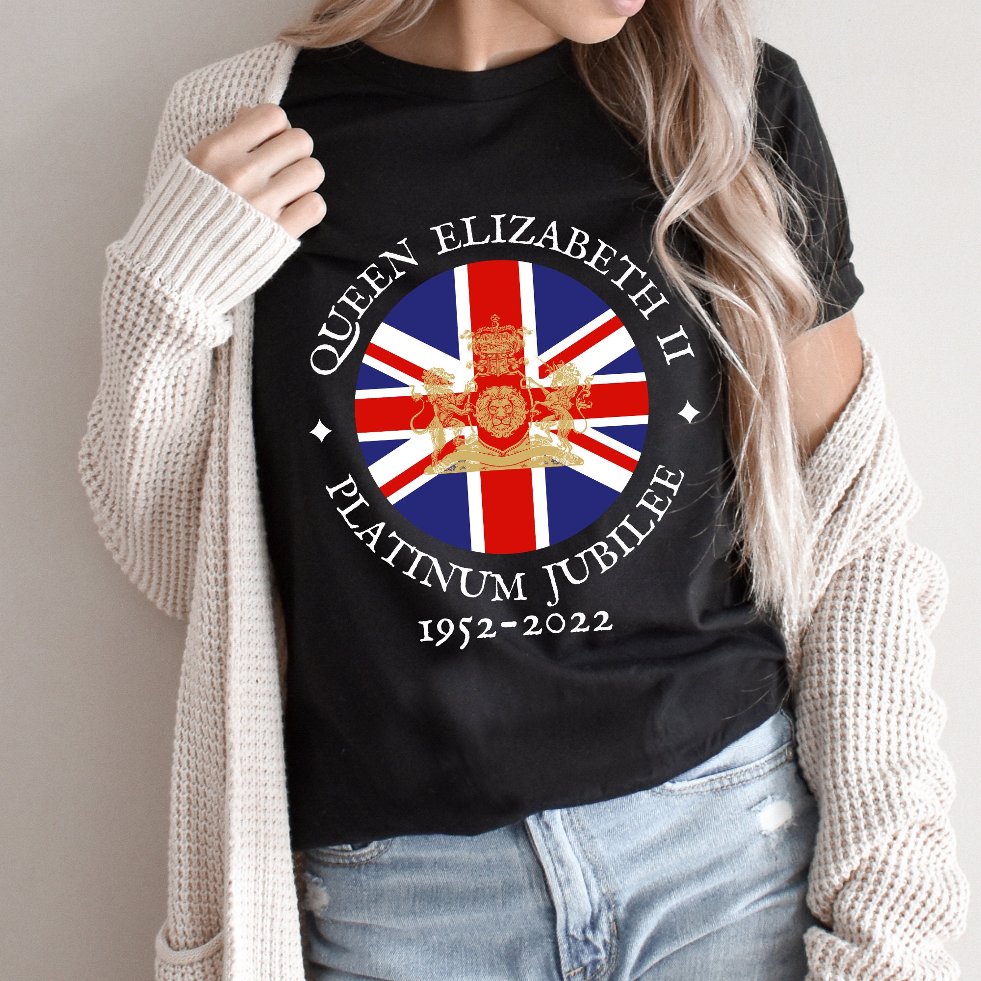 Discover British QUEEN ELIZABETH ll, Platinum Jubilee 1952 2022 T-Shirt, Souvenir Union Jack Flag Shirt, Great Britain Tees