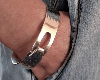Armband aus Sterling Silber, Größe Medium, Handgehämmert, Breites Armband, Handwerker Schmuck, Einzigartiges Design, Besonderes Geschenk