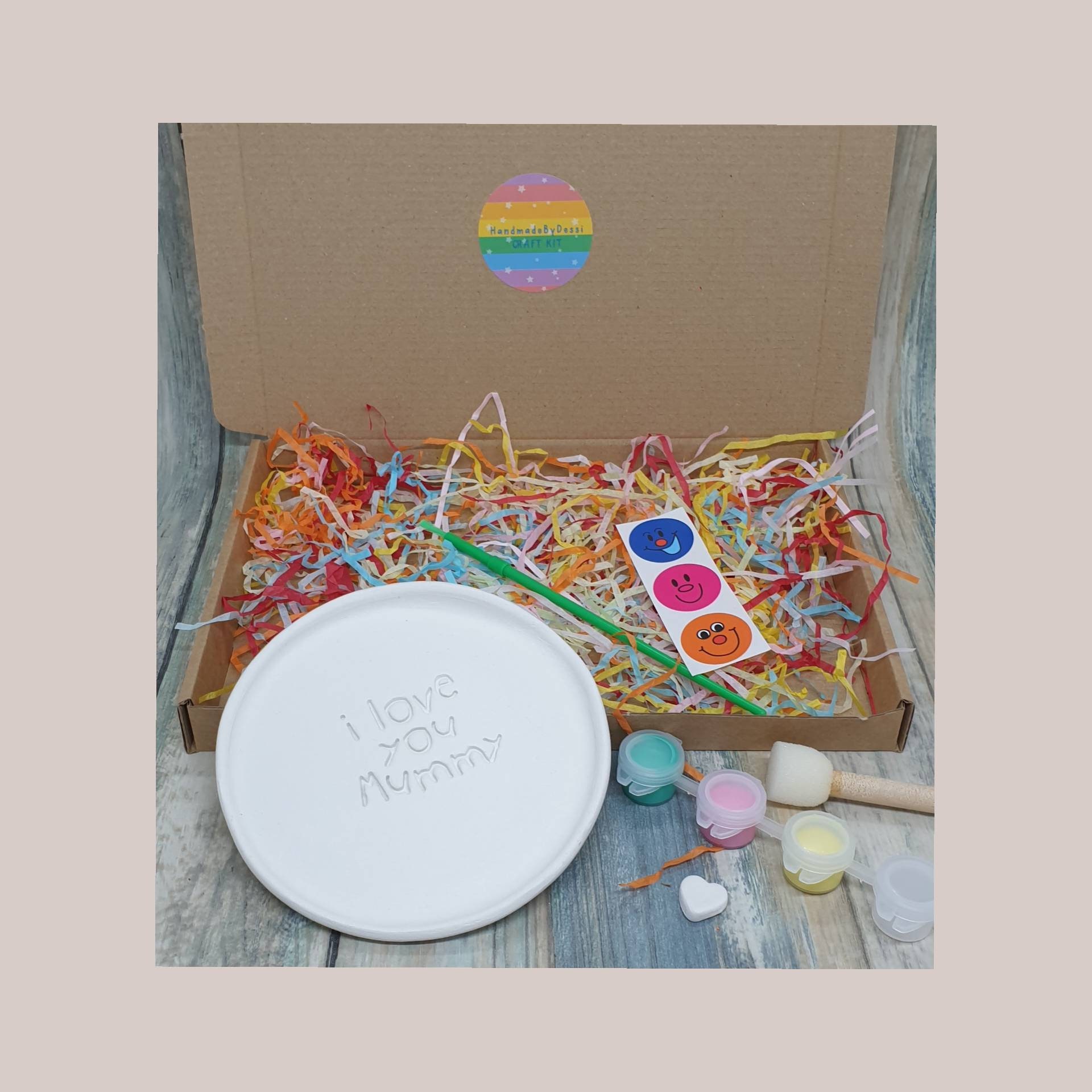 39 Creative Mummy Crafts for Kids: Super Simple & Fun! 17 Craft kits for kids, paint a trinket dish, mothers day gift