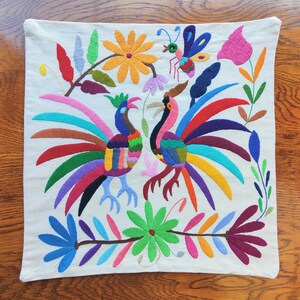 Funda cojín otomí, funda almohada bordada a mano hecha en Tenango, México