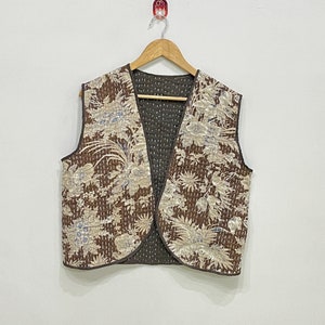 Veste sans manches Kantha florale marron, Veste réversible en coton faite main, Gilet indien matelassé, Veste femme, Veste Kantha sans manches