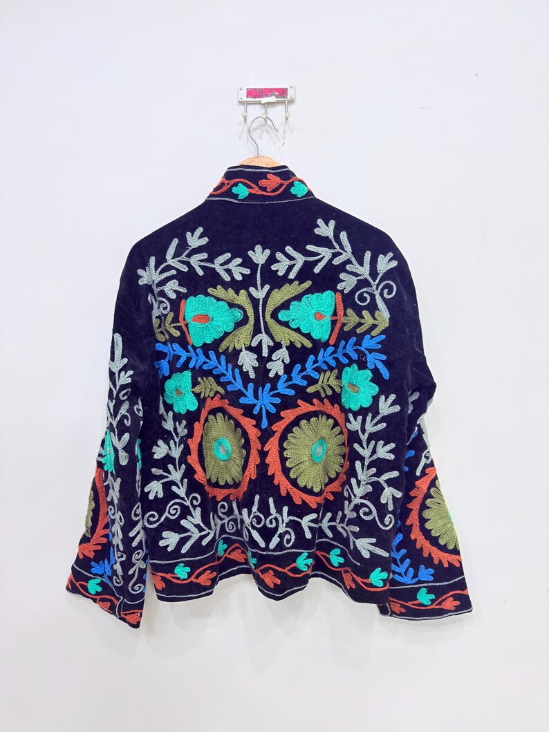 Suzani Coat
Bohemian Jacket
Hippie Jacket
Short Jacket
Floral Jaket
Embroidered Jacket
Festival Outfit
Gift For Her
Suzani Jacket
Embroidery Jacket
Velvet Jacket
Cotton Jacket
Winter Jacket