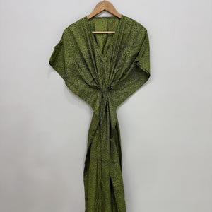 Caftano di seta, abbigliamento da resort, abito lungo, vestaglia, caftano lungo fatto a mano, abito estivo, caftano con scollo a V, caftano estivo, abito da spiaggia