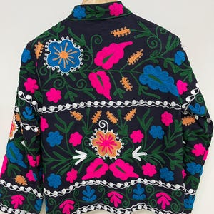 Cotton Suzani Coat
Suzani Short Jacket
Suzani Jacket
Warm Jacket
Jacket For Women
Embroidered Jacket
Handmade Jacket
Bohemian Jacket
Women Coat
Indian Jacket
Suzani Jacket Coat
Gift For Her
Winter Wear Jacket