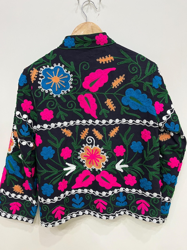 Cotton Suzani Coat
Suzani Short Jacket
Suzani Jacket
Warm Jacket
Jacket For Women
Embroidered Jacket
Handmade Jacket
Bohemian Jacket
Women Coat
Indian Jacket
Suzani Jacket Coat
Gift For Her
Winter Wear Jacket