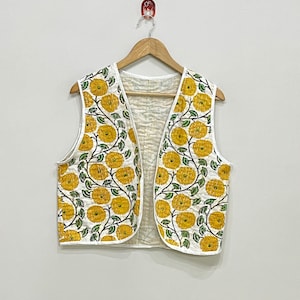 Veste indienne élégante en kantha à imprimé floral, gilet unisexe, veste en coton kantha, veste hippie sans manches, cadeau pour elle