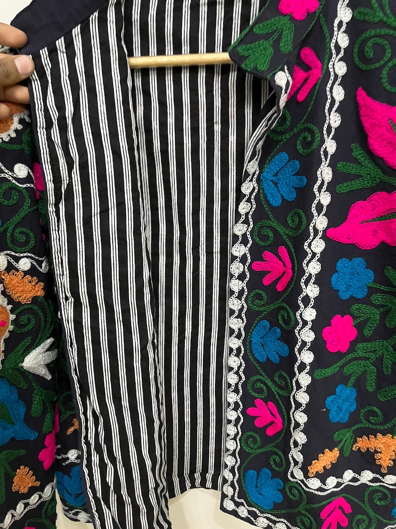 Cotton Suzani Coat
Suzani Short Jacket
Suzani Jacket
Warm Jacket
Jacket For Women
Embroidered Jacket
Handmade Jacket
Bohemian Jacket
Women Coat
Indian Jacket
Suzani Jacket Coat
Gift For Her
Winter Wear Jacket