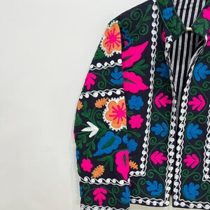 Cotton Suzani Coat
Suzani Short Jacket
Suzani Jacket
Warm Jacket
Jacket For Women
Embroidered Jacket
Handmade Jacket
Bohemian Jacket
Women Coat
Indian Jacket
Suzani Jacket Coat
Gift For Her
Winter Wear Jacket