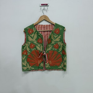 Suzani Jacket, Handmade Suzani Embroidered Sleevelesss Jacket, Lightweight Cotton Vest Jacket, Boho Waistcoat, Indian Jacket For Women