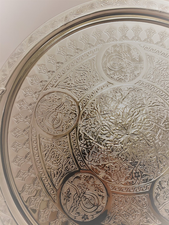 手作りの模様付き丸型銅製トレイ、ヴィンテージトレイ、銅製装飾品、銅