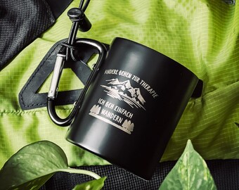 Mug with carabiner hook "Therapy - Hiking" | Stainless steel mug | Outdoor | Hiking enthusiasts | Hiking gifts | Mountain motif | Hiking