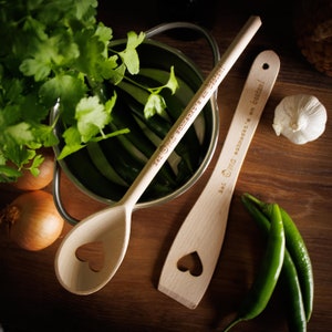 Set of 2 wooden spoons/spatulas "It tastes best at Grandma's" | Wooden spatula with engraving | Gift for Grandma | Kitchen helper