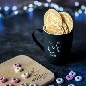 Spruchreif | Soft-touch mug with double-sided engraving constellation | Gift idea zodiac sign | Constellation Sagittarius