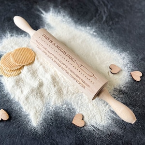 Rolling pin with the saying &quot;This is a rolling pin&quot; | Dough roller | Baking | Rolling pin with engraving | Gift idea | Hobby cook | Hobby cook