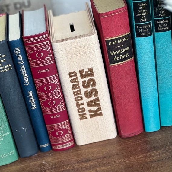 Spruchreif Salvadanaio In Legno A Fora Di Libro Con Incisione | Regalo