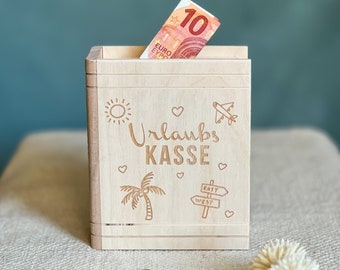 Spardose Buch aus Holz mit Gravur · Geldgeschenk Sparbüchse · Geschenk Urlaubsgeld · Urlaubskasse · Reise · Schüleraustausch ·"Urlaubskasse"