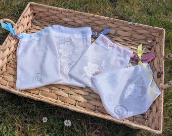 90's Retro upcycled small lace wash bag - Flowers and Swirls