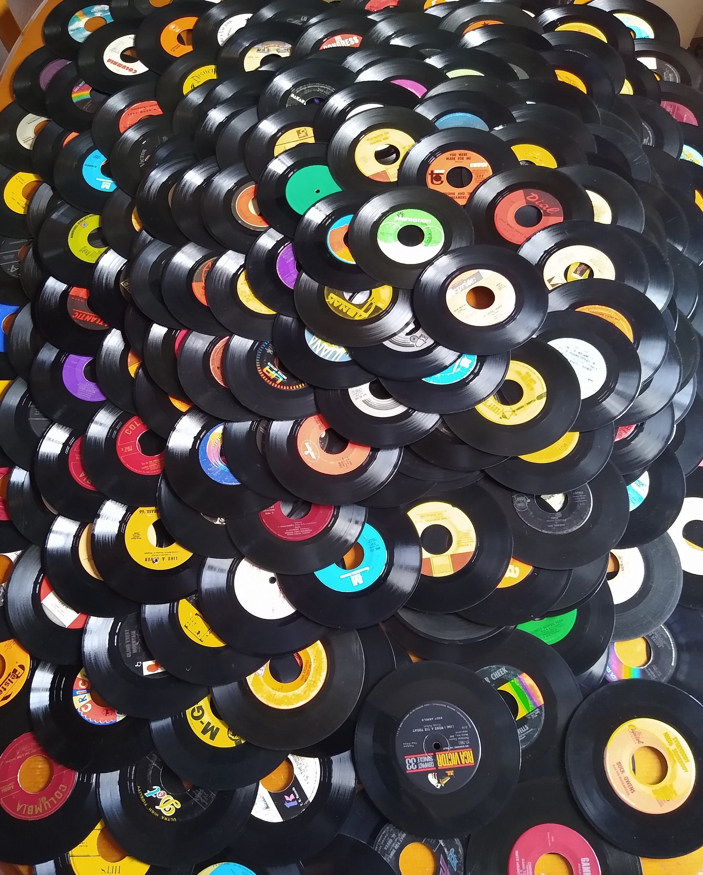 LOT OF 1, 5, 10, 15, 20, 25, records (7" 45 RPM records).