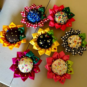 Flower pin cushion with quilting pins