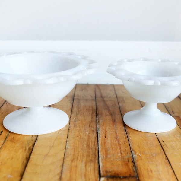 Pair of Vintage Milk Glass Round Candy Dishes - Vintage Scalloped Milk Glass Dishes - Candy Dishes - Party/Wedding - Dishes 5.25" and 7"