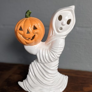 Vintage Ghost Holding Pumpkin Light Up