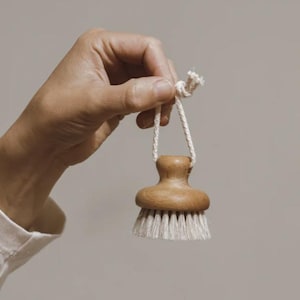 Dry Brushing Face Brush, FSC Beech Wood & Horse Hair Bristles